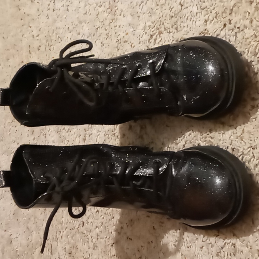 EUC Blk sparkle inside zip boots